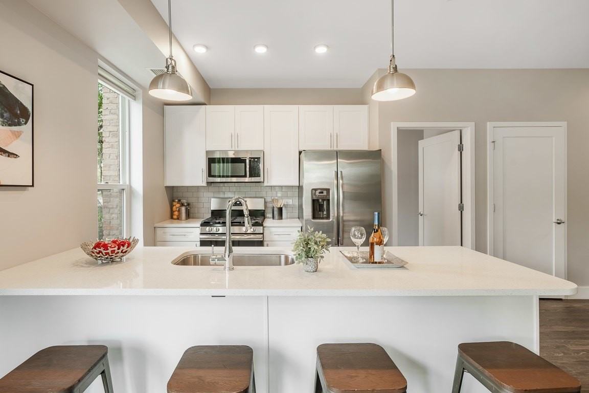 101 W Liberty St Apt 104 #104 - Photo 2 of 16