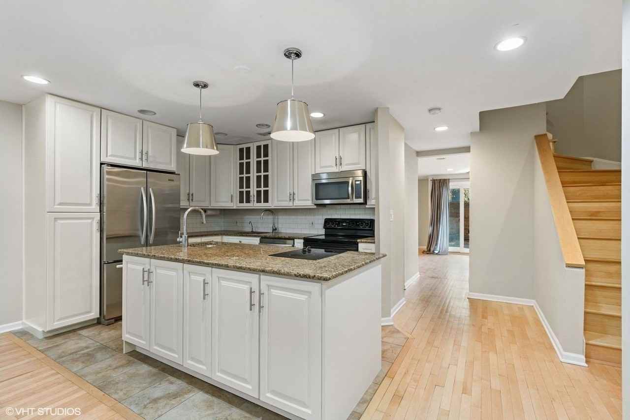 1330 N La Salle Dr Apt 106 #106 - Photo 4 of 12