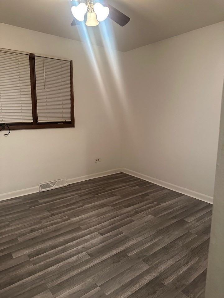 380 Mackinaw Ave Apt 1 #1 - Photo 5 of 14