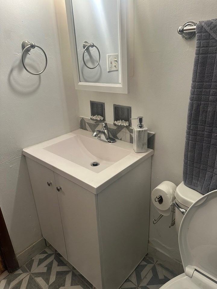 380 Mackinaw Ave Apt 1 #1 - Photo 7 of 14