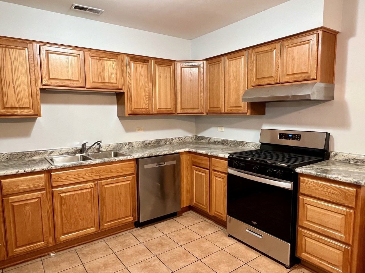 2611 E Martha Pl - Photo 2 of 21