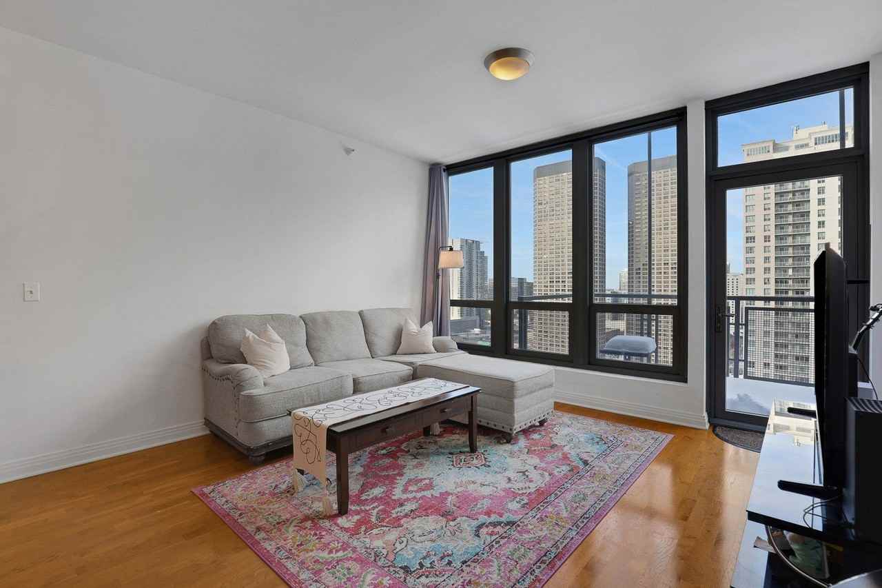 565 W Quincy St Unit 1805 #1805 - Photo 6 of 33