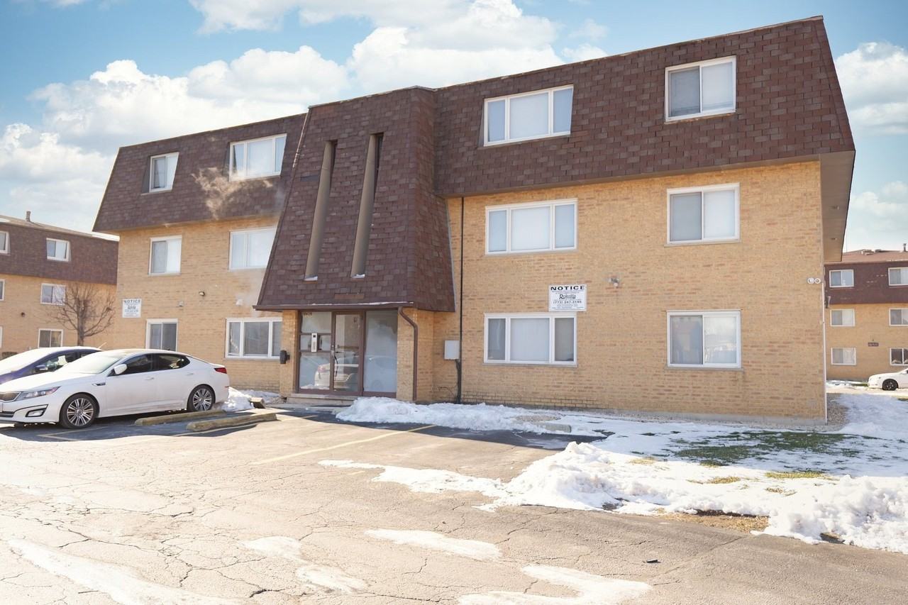 10425 Natoma Ave Apt 10 #10