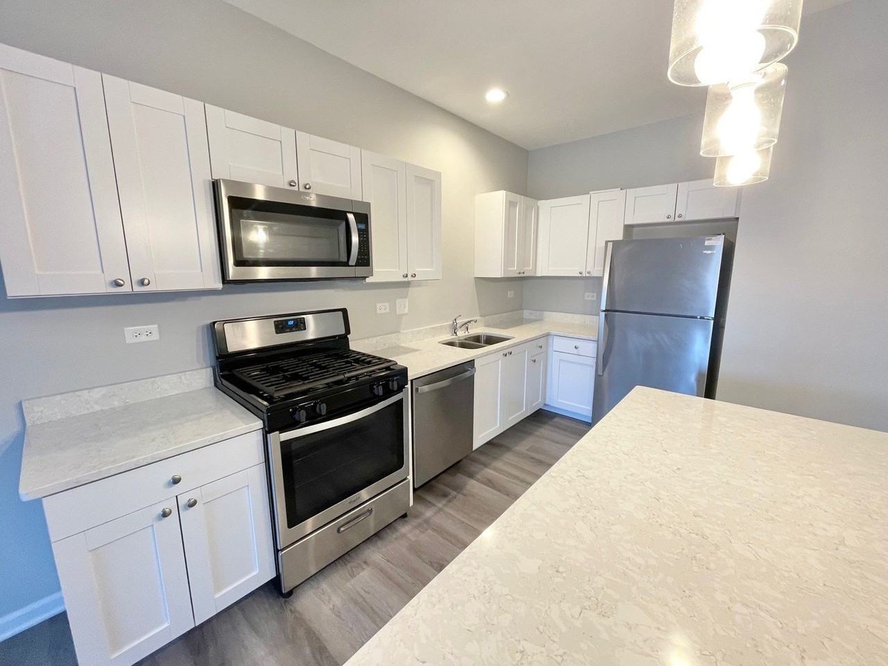 301 N Madison St Apt 2c #2C - Photo 2 of 13