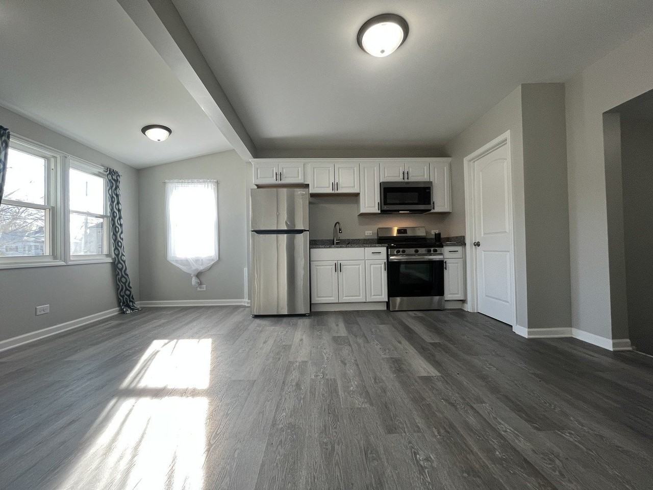 1204 N Park St - Photo 7 of 11