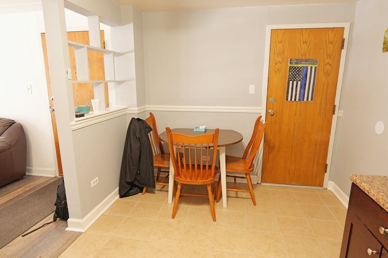 10811 S Lloyd Dr Apt 3 #3 - Photo 5 of 8