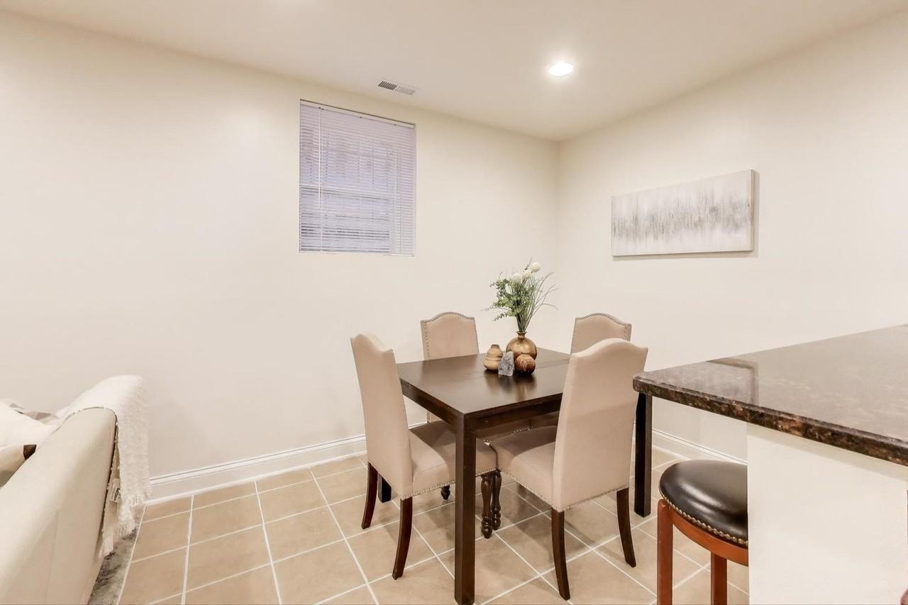 6170 N Winchester Ave Apt G #G - Photo 7 of 18