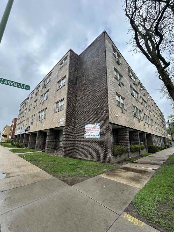 7200 N Claremont Ave Apt 401 #401