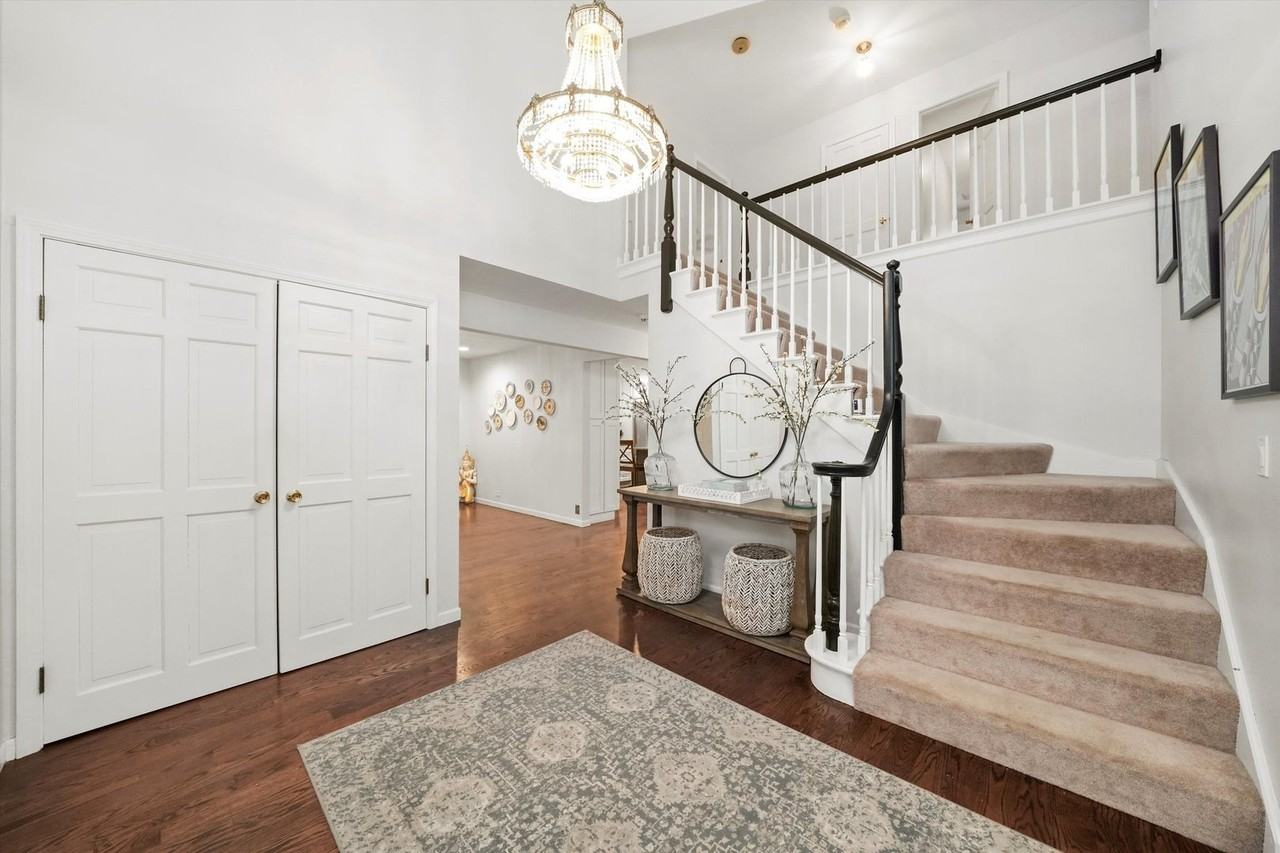 5238 Pratt Ave - Photo 3 of 36