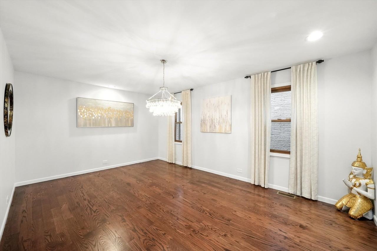 5238 Pratt Ave - Photo 5 of 36