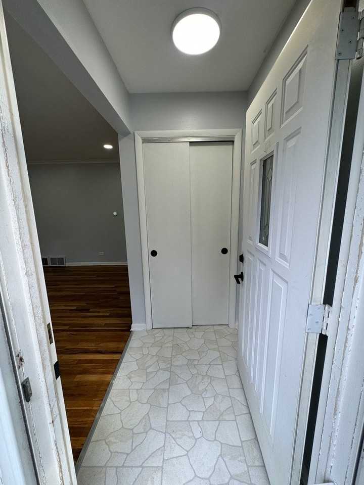 1136 Laurel Ln - Photo 3 of 17