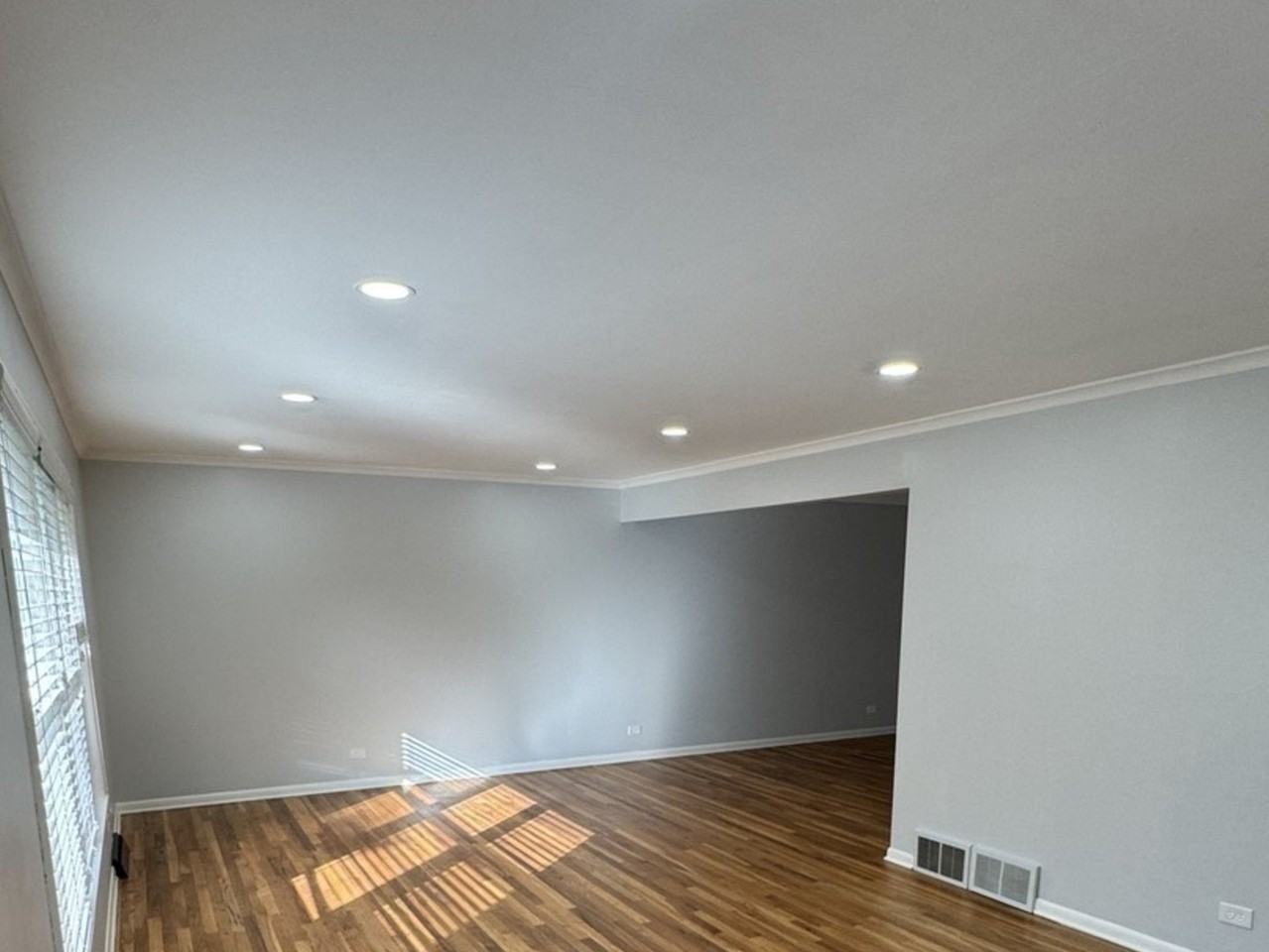 1136 Laurel Ln - Photo 5 of 17