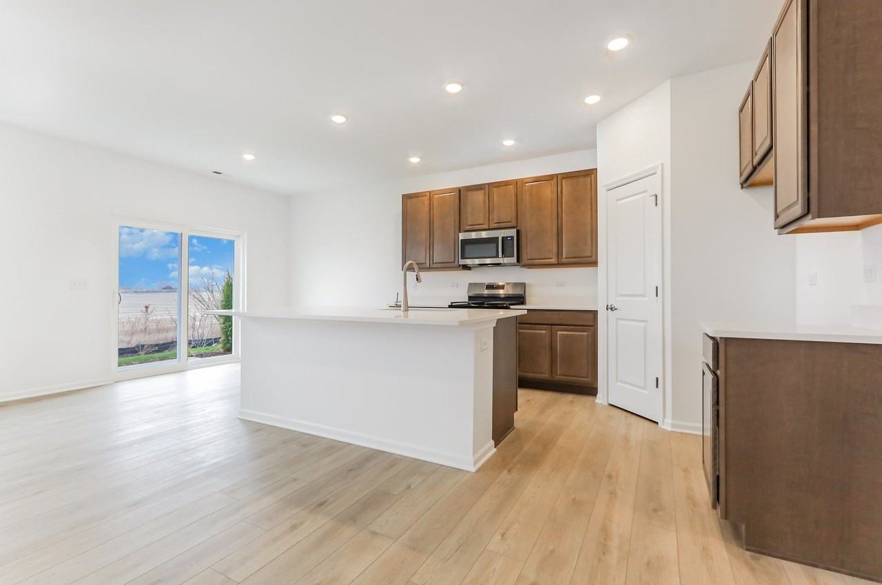 15230 S Hepworth Pl Unit 15230 #15230 - Photo 5 of 17