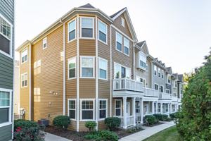 featured image of 76 Lakeview Pl