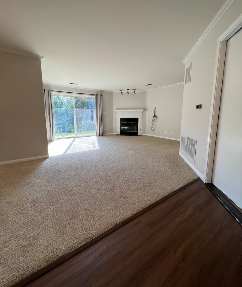 211 Ashbury Ln E Apt 7 #7 - Photo 2 of 10