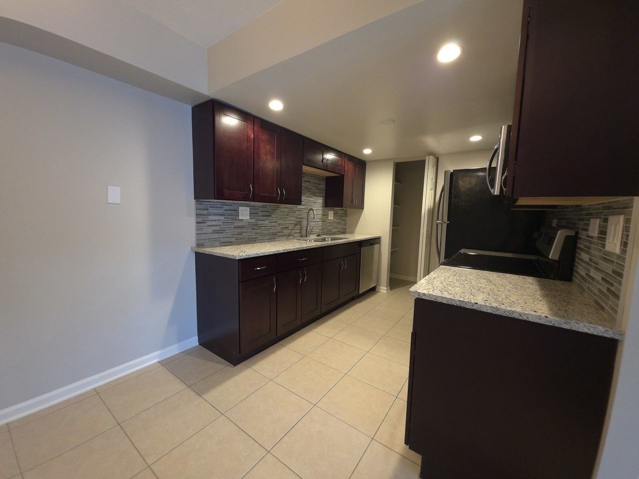 510 Kiowa Dr Apt 104 #104 - Photo 5 of 10