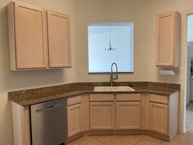 1914 Farnsworth Ln Unit 303 #303 - Photo 3 of 14