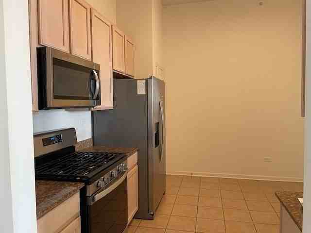 1914 Farnsworth Ln Unit 303 #303 - Photo 4 of 14