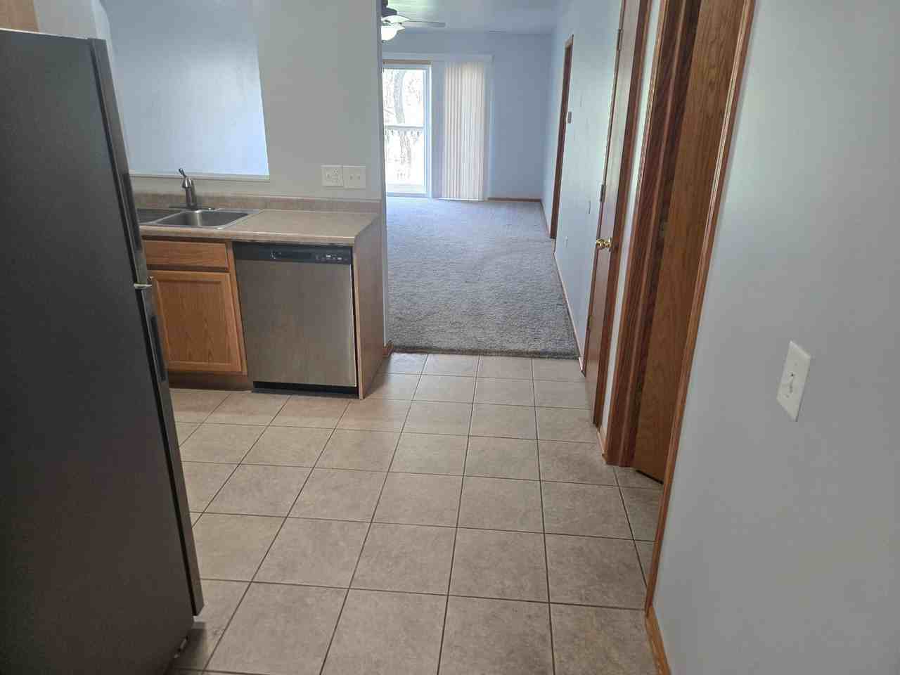 1000 Bratton Ave Apt 2 #2 - Photo 3 of 9