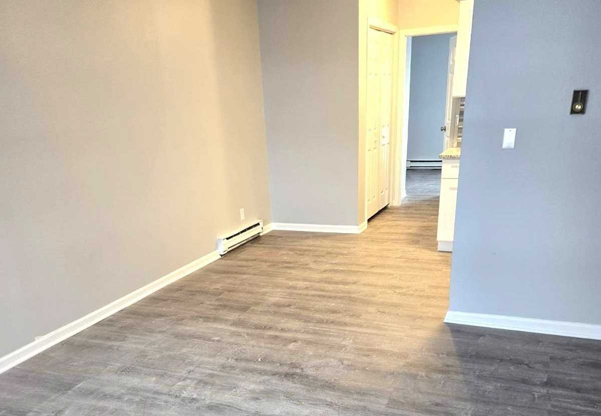 1014 Bratton Ave Apt 3 #3 - Photo 3 of 11