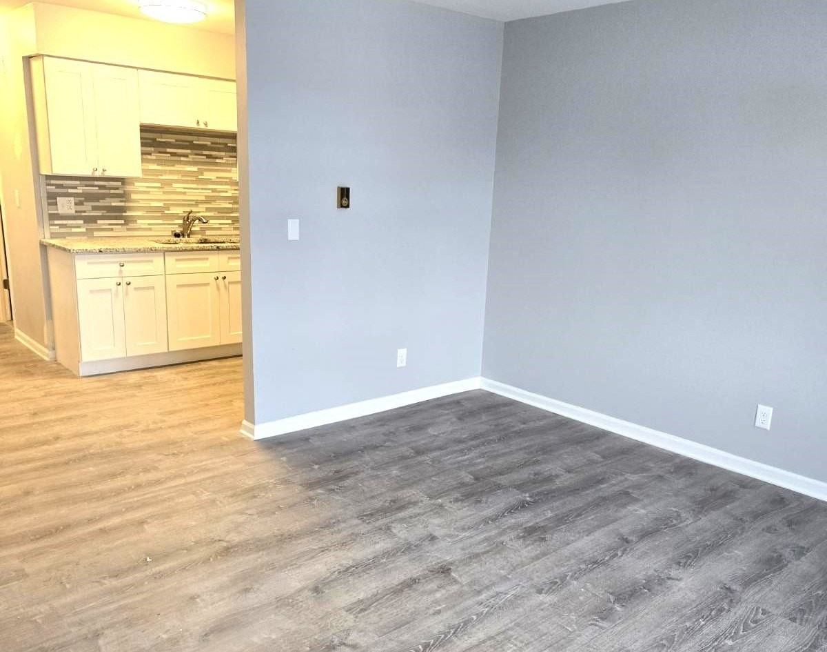 1014 Bratton Ave Apt 3 #3 - Photo 4 of 11