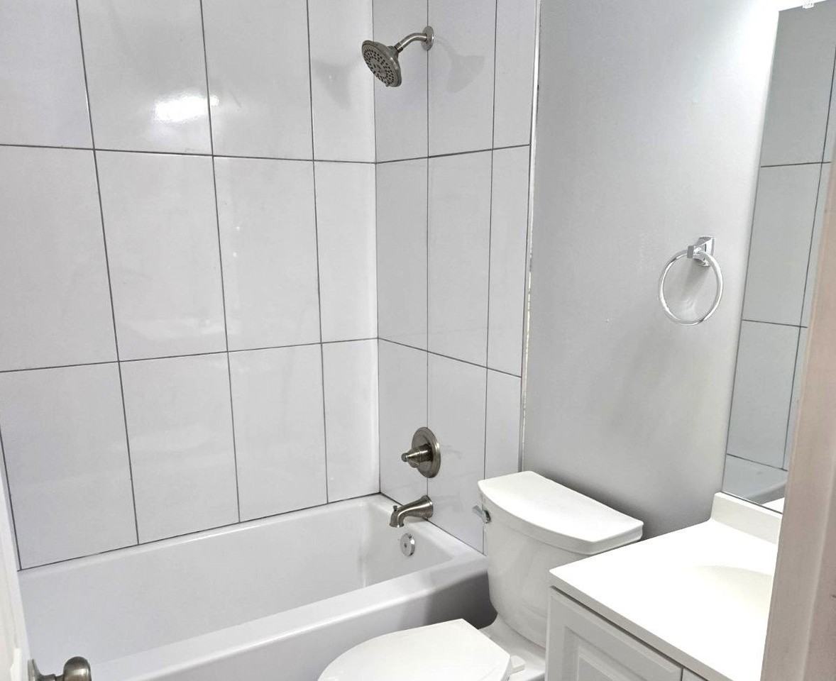 1014 Bratton Ave Apt 3 #3 - Photo 6 of 11