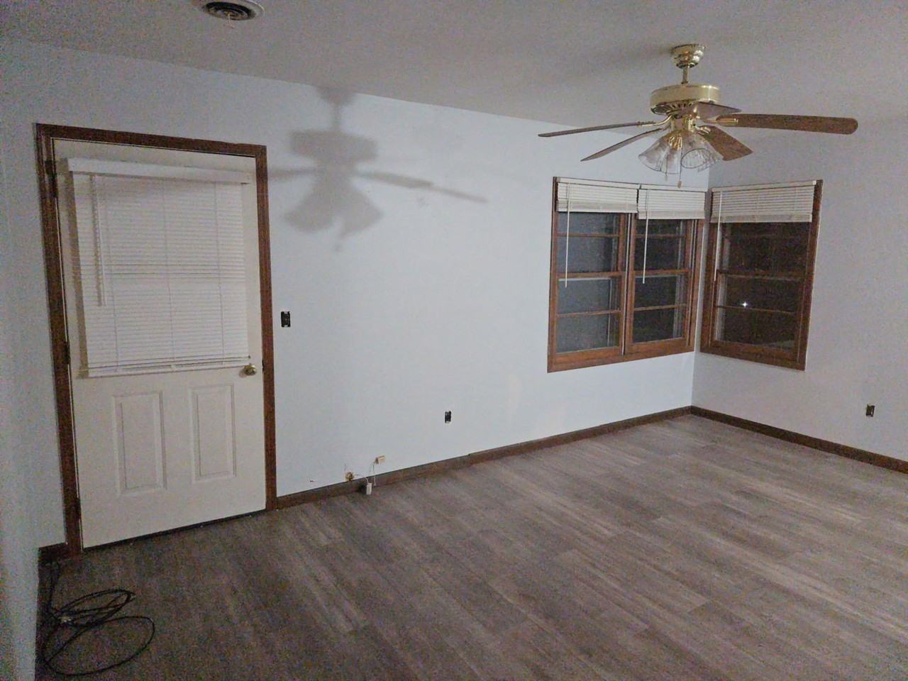 605 W Bluff St - Photo 3 of 8