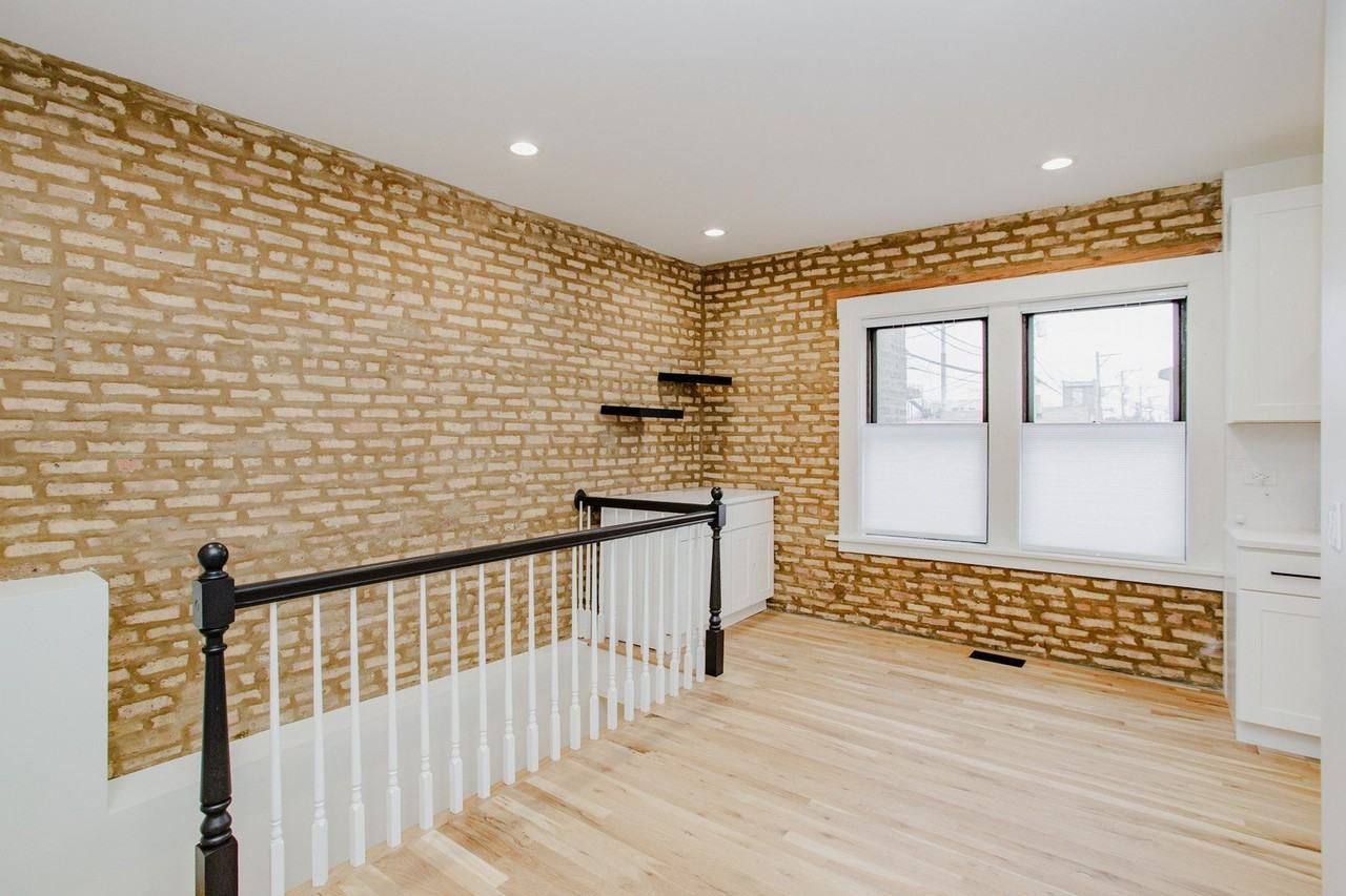 6677 N Oliphant Ave Apt 401 #401 - Photo 4 of 27