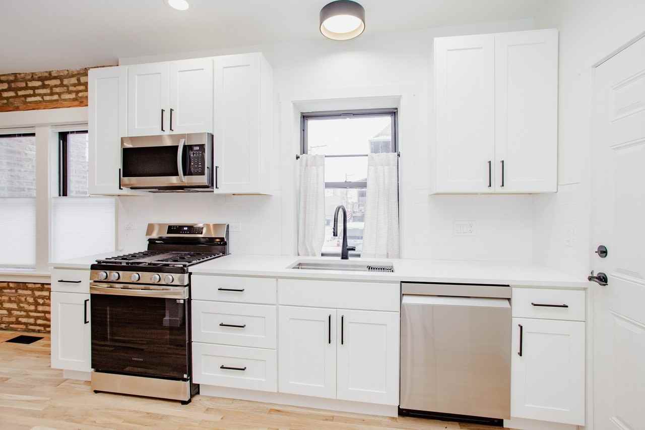 6677 N Oliphant Ave Apt 401 #401 - Photo 7 of 27