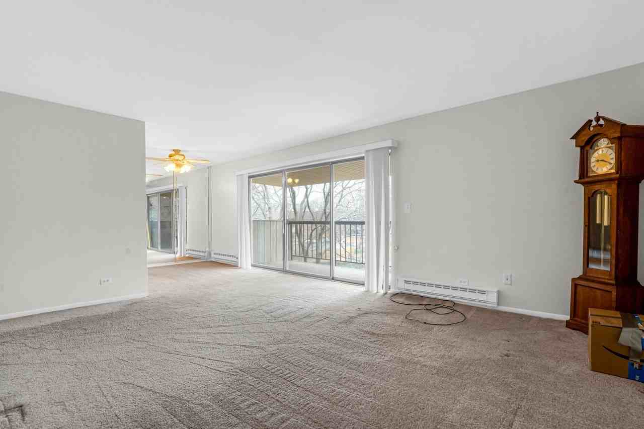 150 E Fountainview Ln Apt 3b #3B - Photo 3 of 16