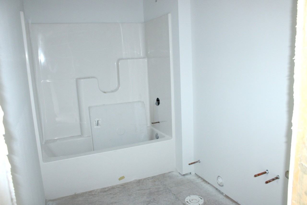 103 E Division St Unit 103 #103 - Photo 4 of 9