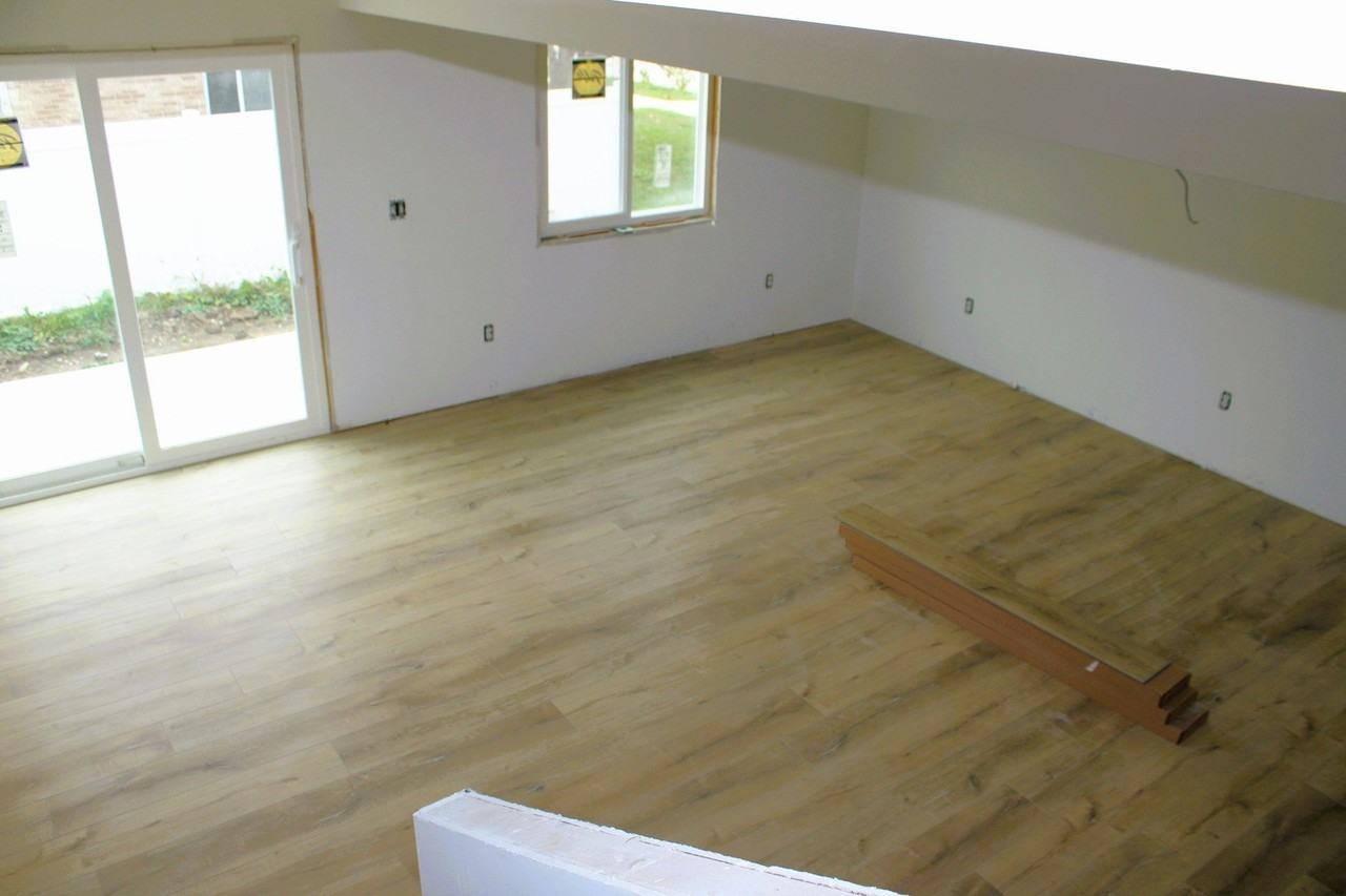 103 E Division St Unit 103 #103 - Photo 7 of 9