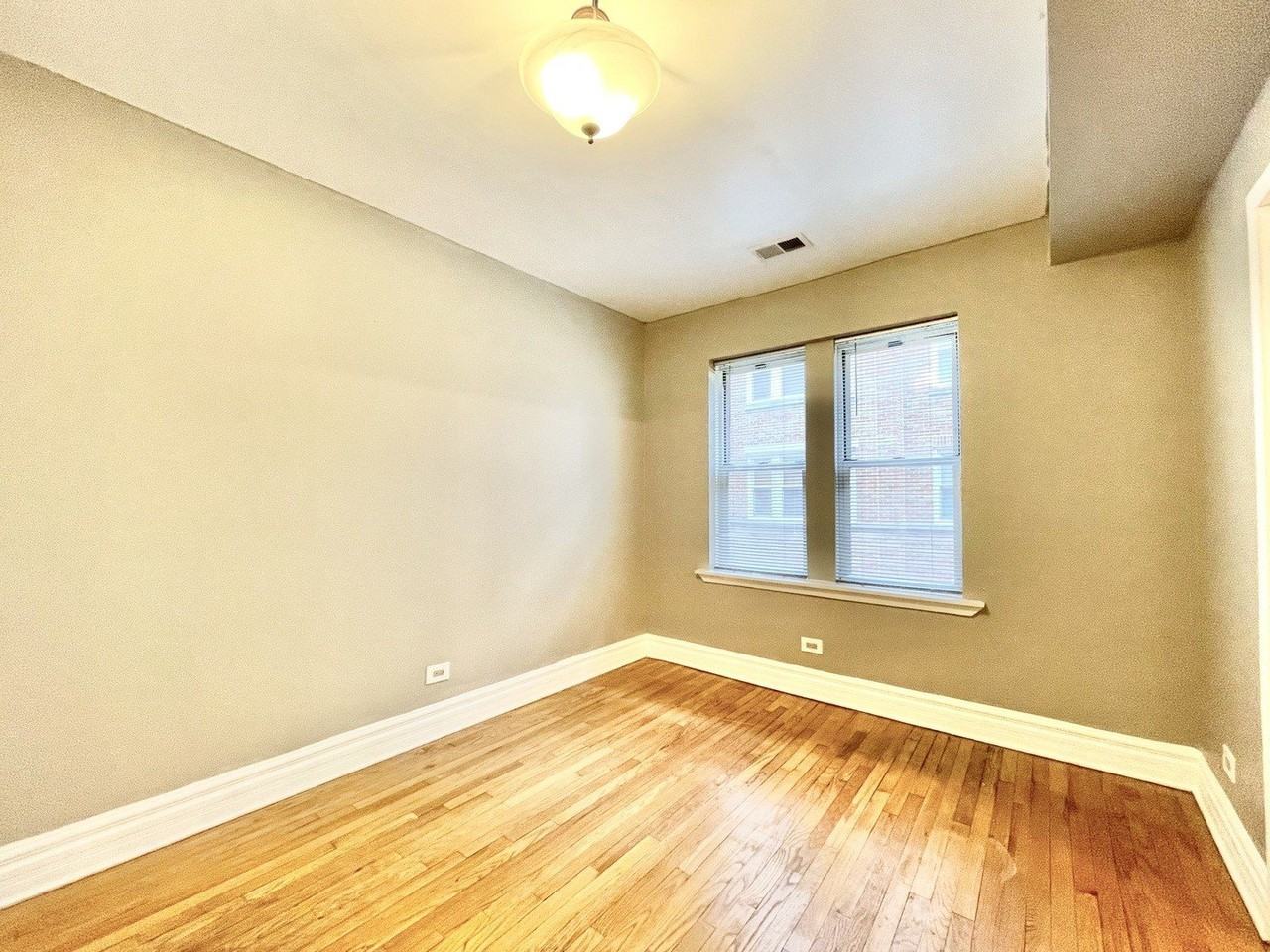 40 N Menard Ave Apt 1a #1A - Photo 6 of 14