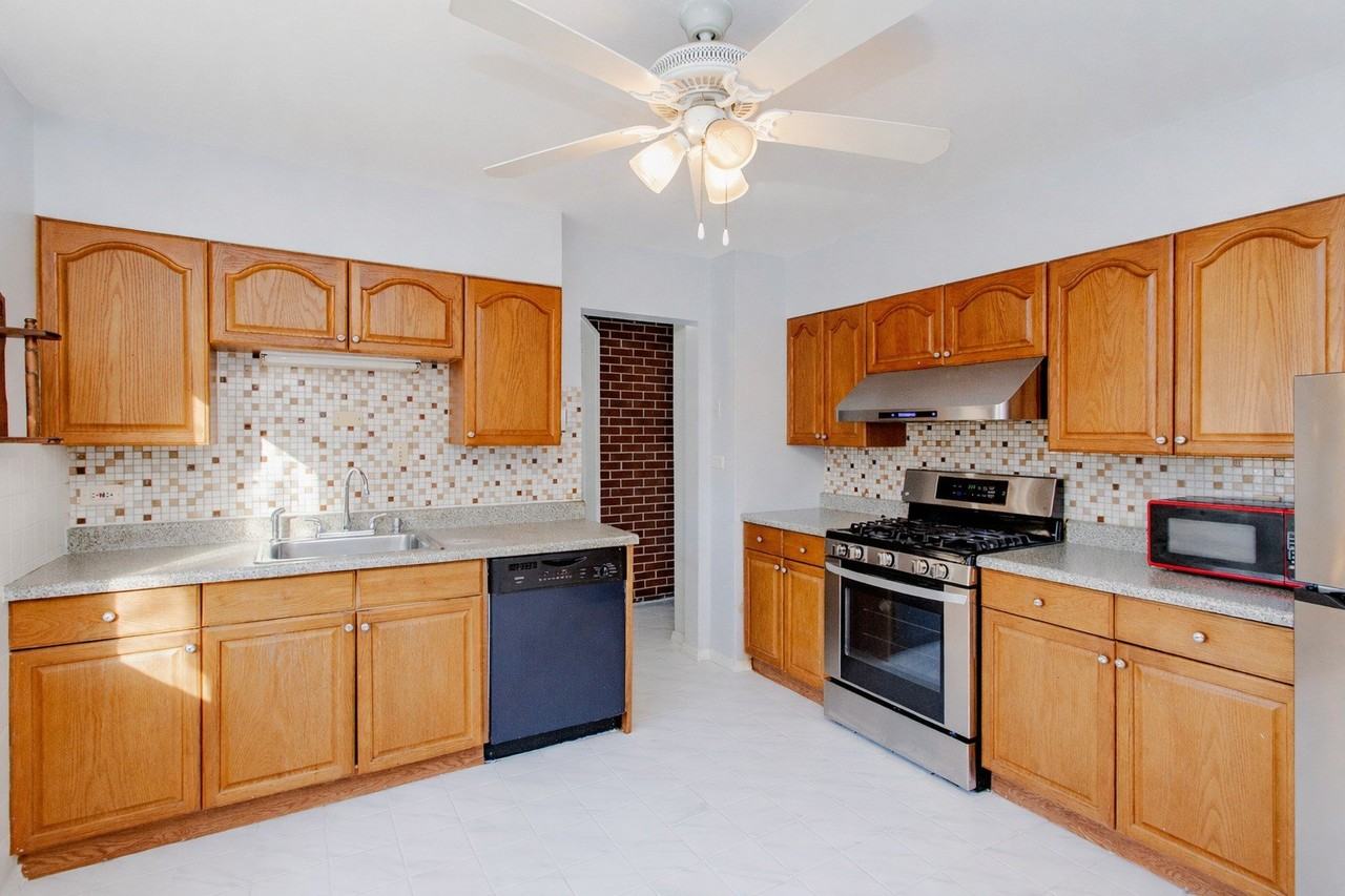 612 Maple Ct Unit 612 #612 - Photo 4 of 12