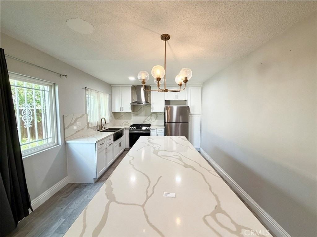 12758 Dalewood St - Photo 4 of 23