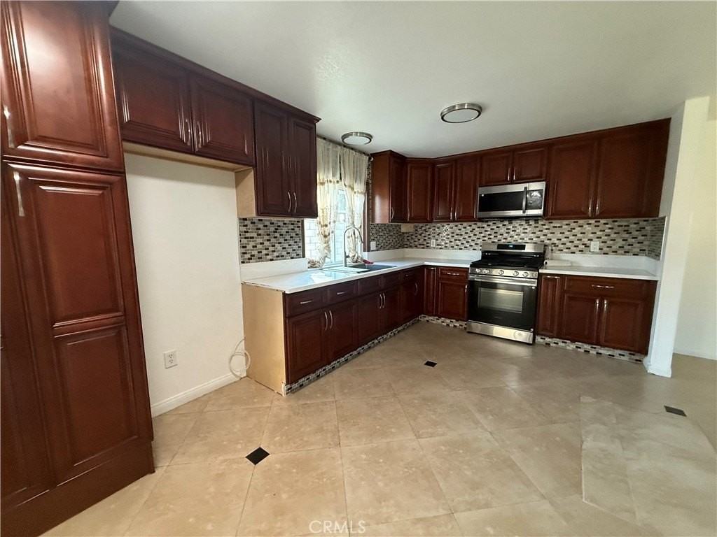 1626 Kirby Ct - Photo 2 of 3