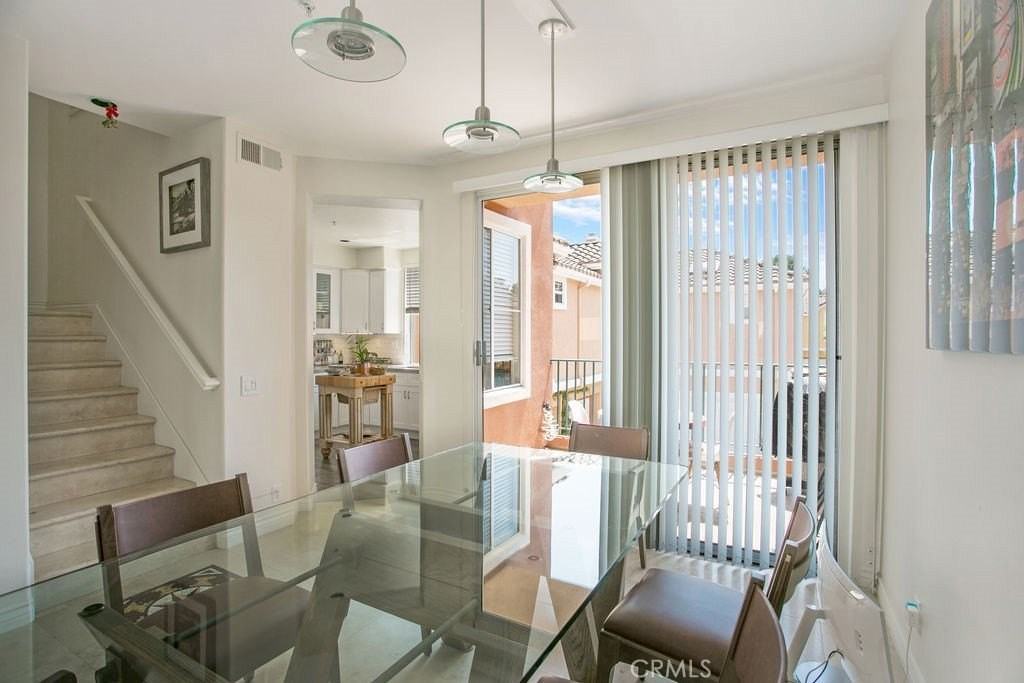 307 Marinella Aisle - Photo 4 of 16