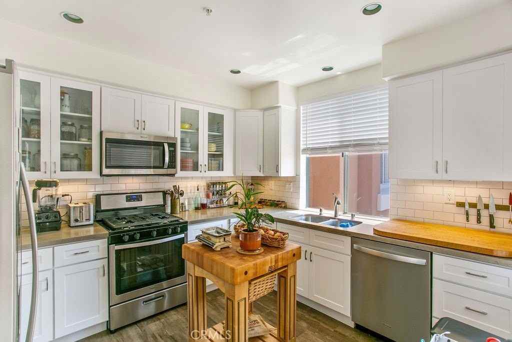 307 Marinella Aisle - Photo 5 of 16