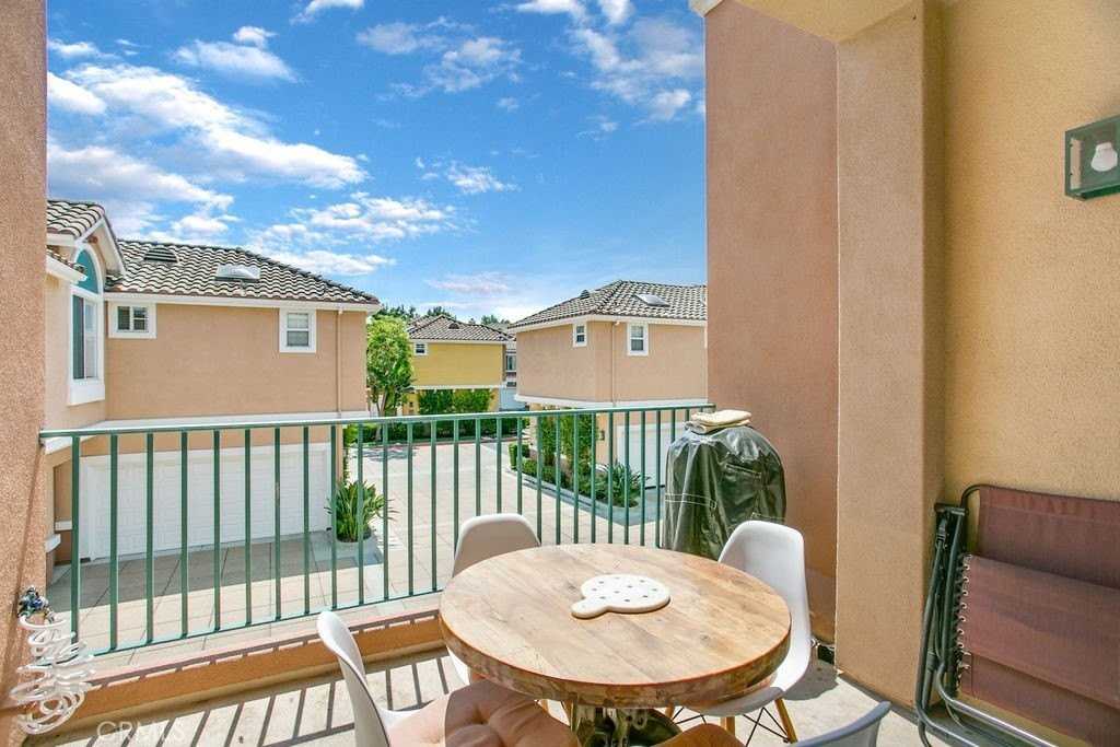 307 Marinella Aisle - Photo 6 of 16