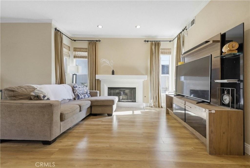 29 Blazewood - Photo 4 of 47