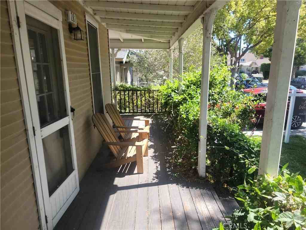 281 N Grand St - Photo 2 of 7