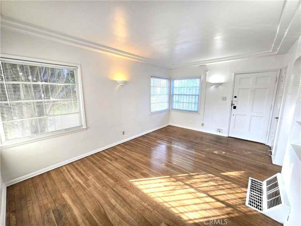 146 N Hamilton Dr #A - Photo 2 of 12