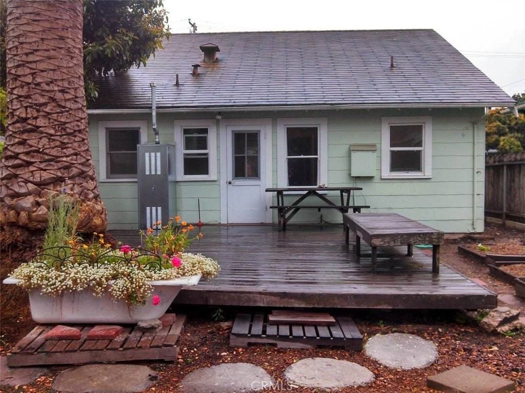 1520 Santa Rosa St - Photo 2 of 9