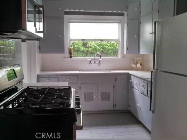 1520 Santa Rosa St - Photo 3 of 9