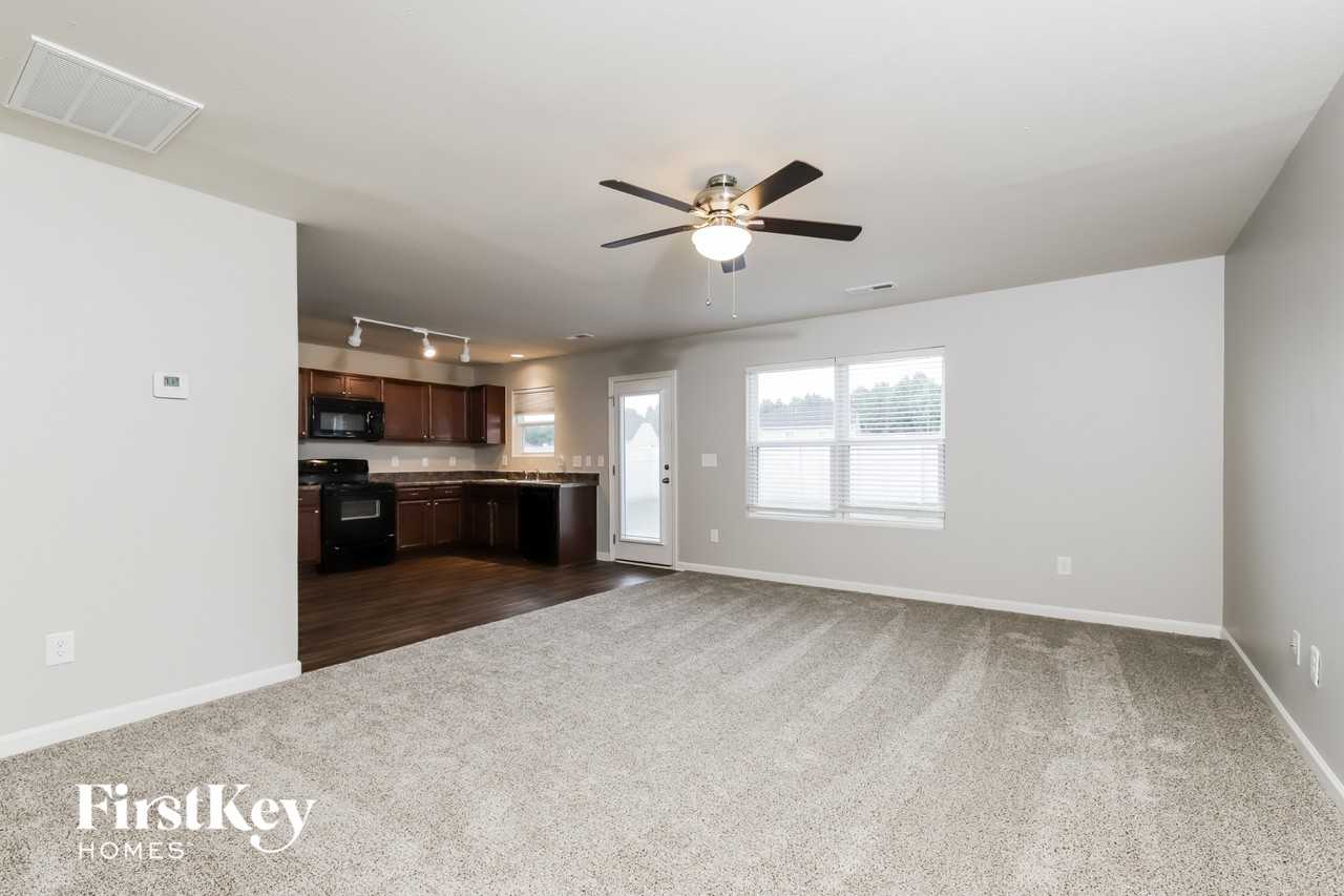 179 Bedrock Ct - Photo 3 of 15