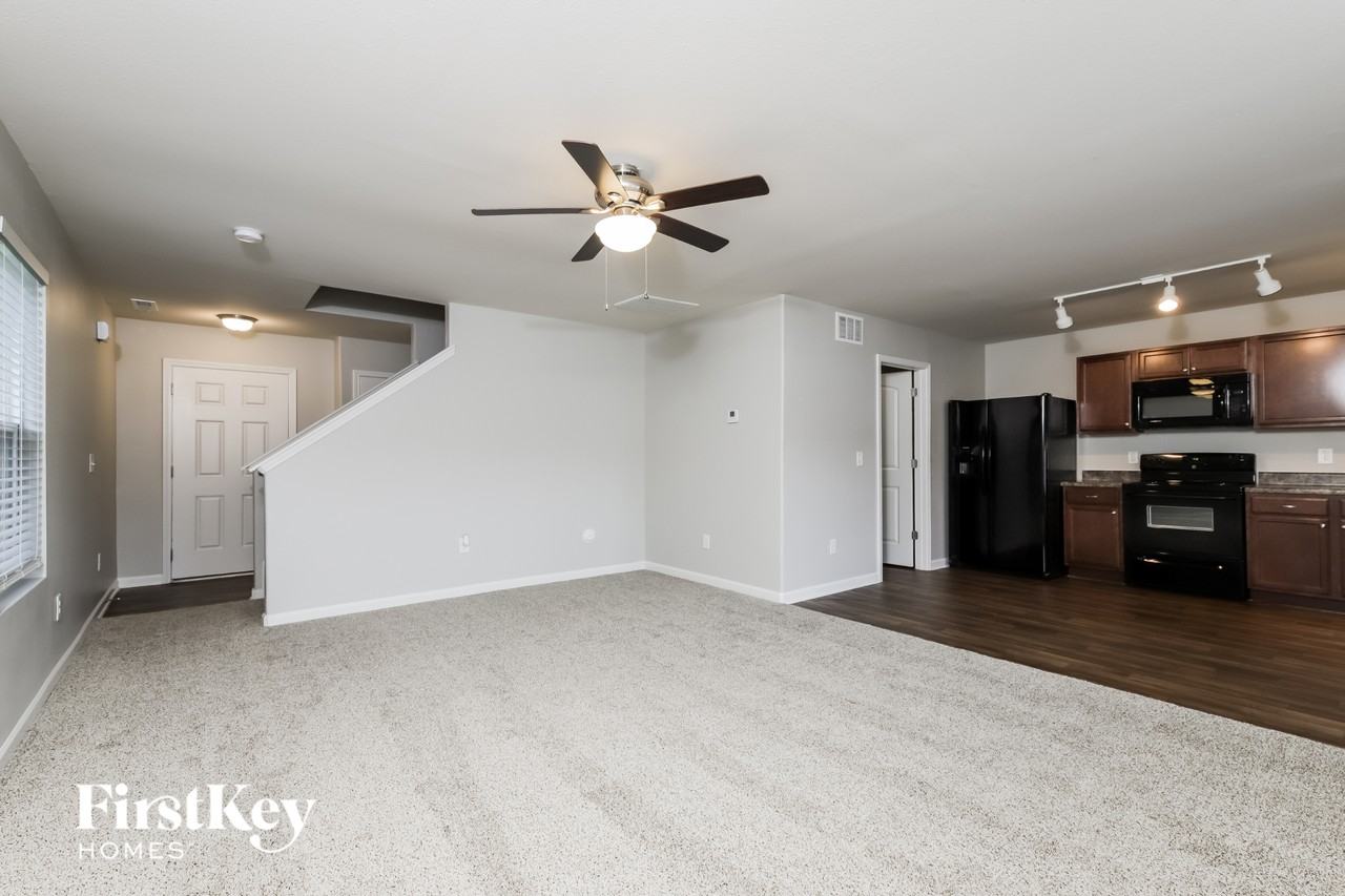 179 Bedrock Ct - Photo 4 of 15