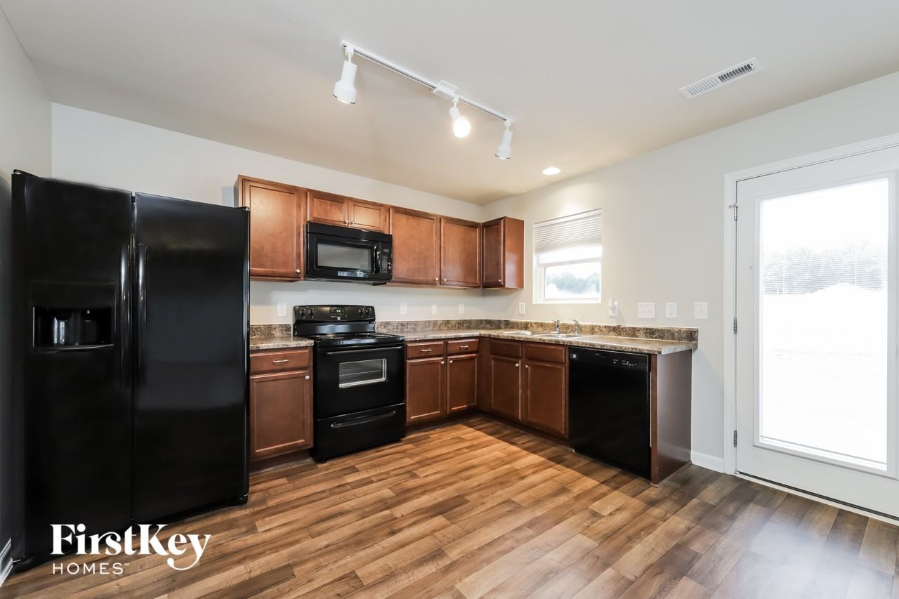 179 Bedrock Ct - Photo 5 of 15