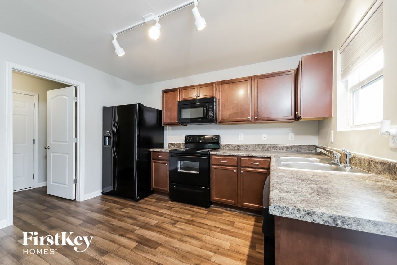 179 Bedrock Ct - Photo 6 of 15