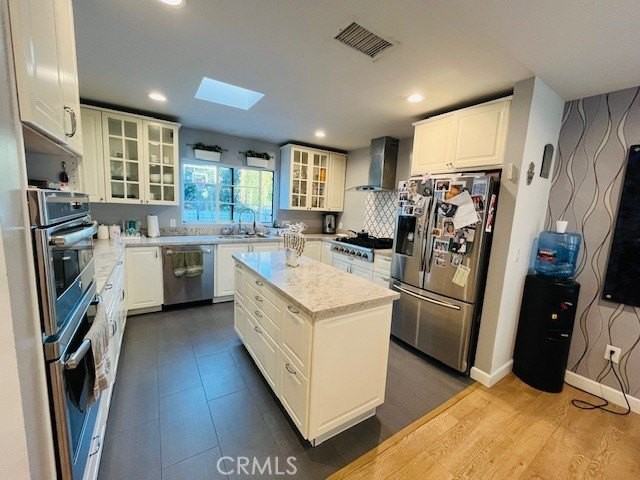 18719 Martha St - Photo 4 of 24