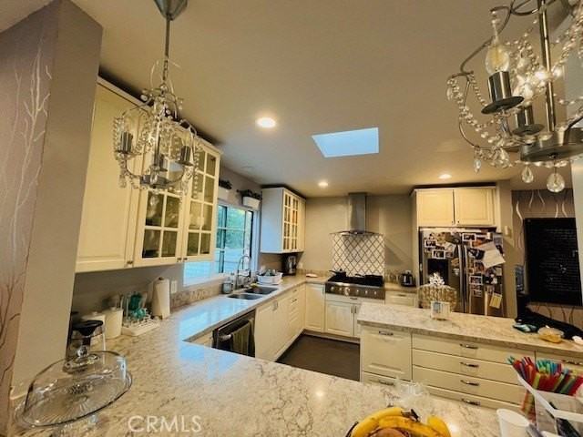 18719 Martha St - Photo 6 of 24